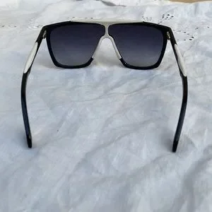 GIVENCHY Paris sunglasses ? vintage made in Italy black off of white Givenchy | Accessories | Givenchy Paris Sunglasses Vintage  main image 2